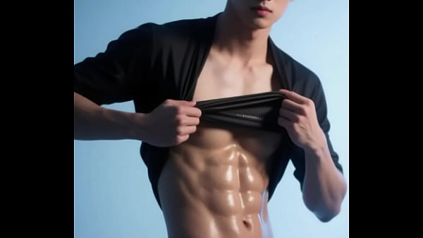 Video of a girl that look muscle asian !